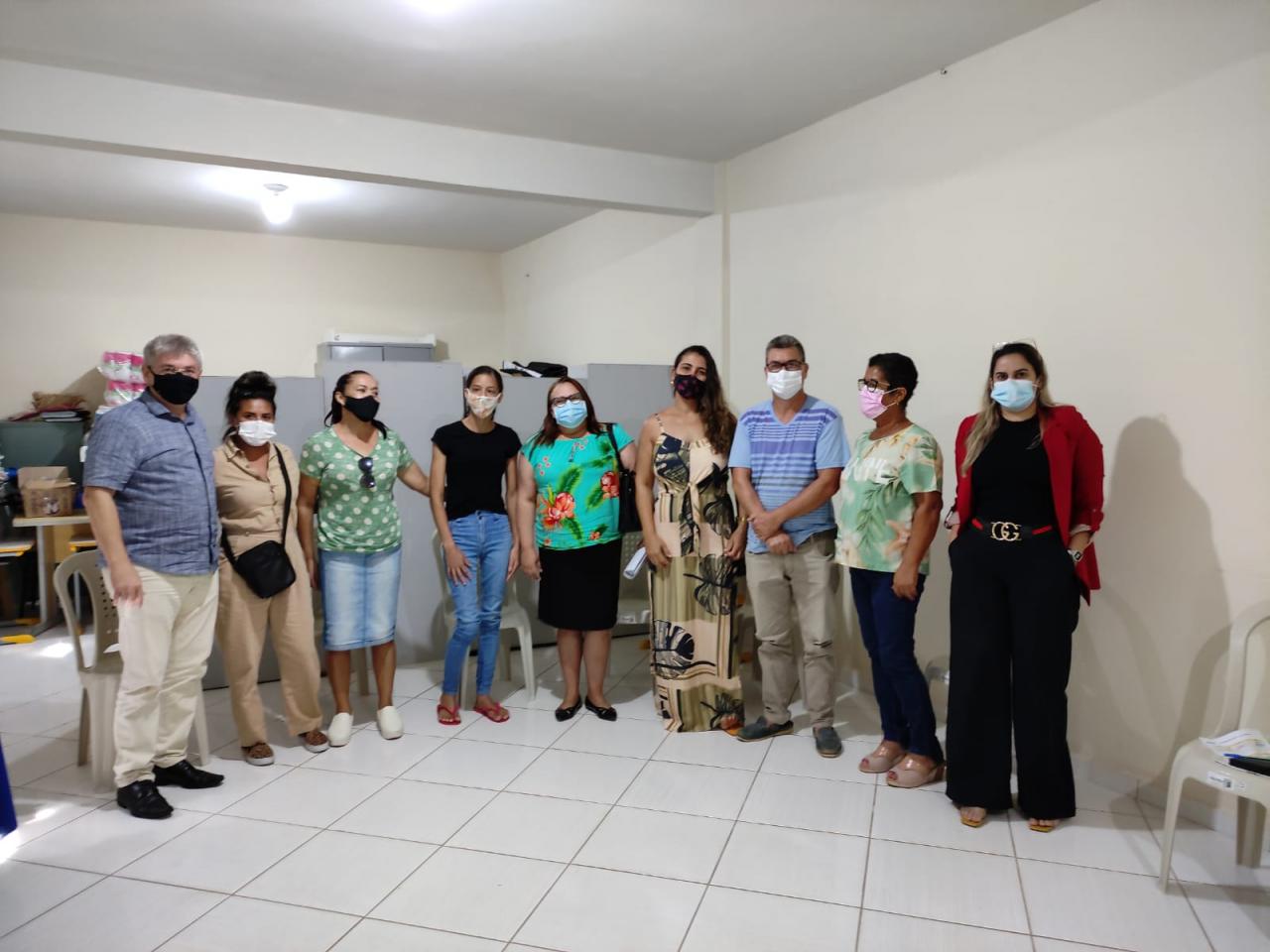 Prefeito e secretária da Educação se reúnem com pais de alunos para discutir retorno presencial das aulas em Itanhém