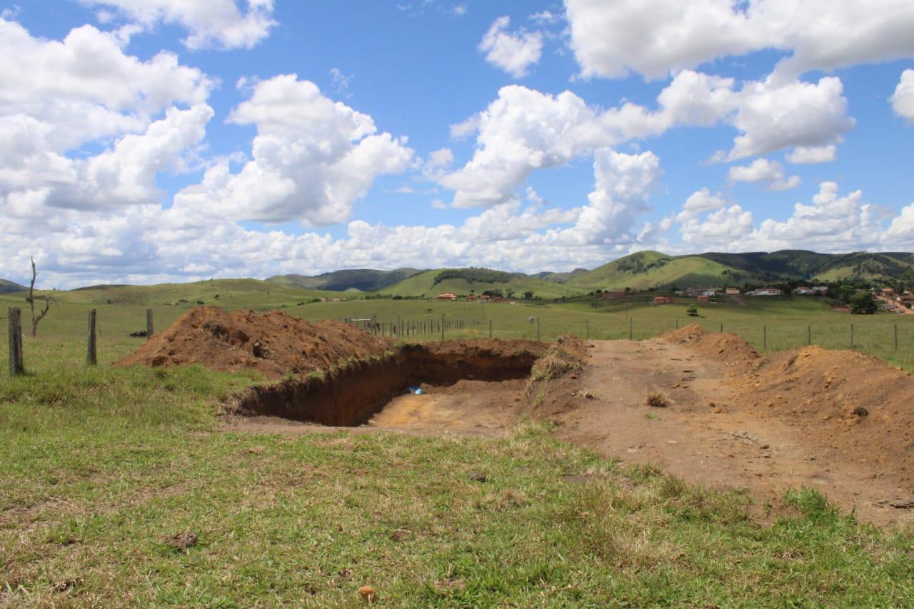 Fim do lixão: Prefeitura de Itanhém constrói aterro controlado em Santa Rita do Planalto