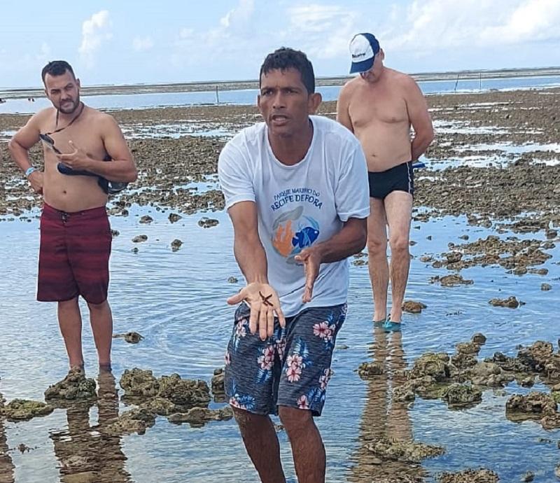 Múndi, o instrutor-guardião do Recife de Fora de Porto Seguro