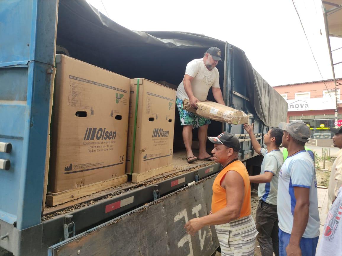 Chega a segunda carreta com equipamentos para o Hospital Municipal de Itanhém
