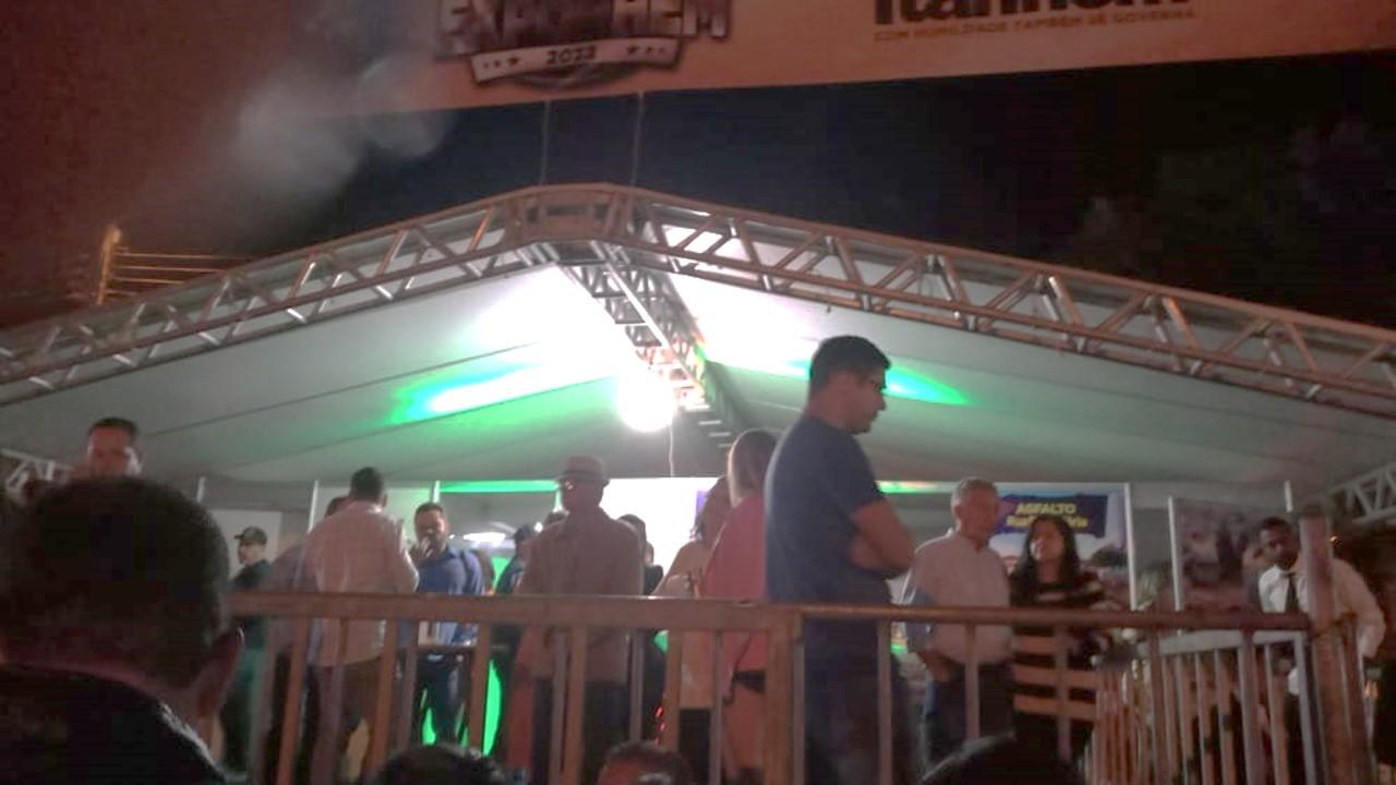 Vereadores são barrados em camarote de festa de aniversário de Itanhém