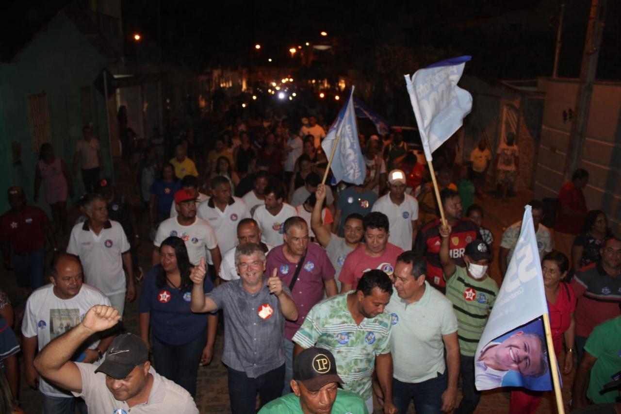 Apoiadores vão às ruas com Mildson Medeiros para mostrar que estão com o prefeito nessas eleições