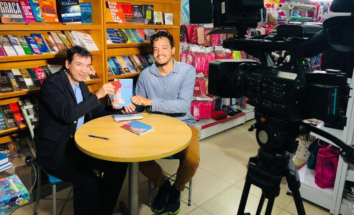 Erivan Santana e Lura Editorial convidam para o lançamento de “Balada da misericórdia na primavera”