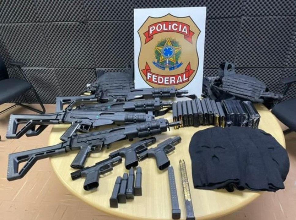 Empresário ligado a clube de tiros é suspeito de desviar armas de CACs para facções criminosas; PF investiga o caso