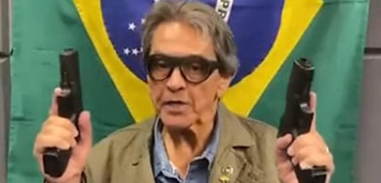 Roberto Jeferson resiste à ordem de prisão do STF e atira em policiais federais
