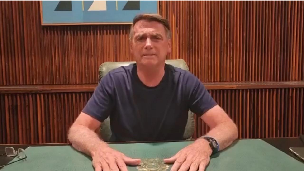 Em vídeo, Bolsonaro faz apelo para desobstrução das rodovias