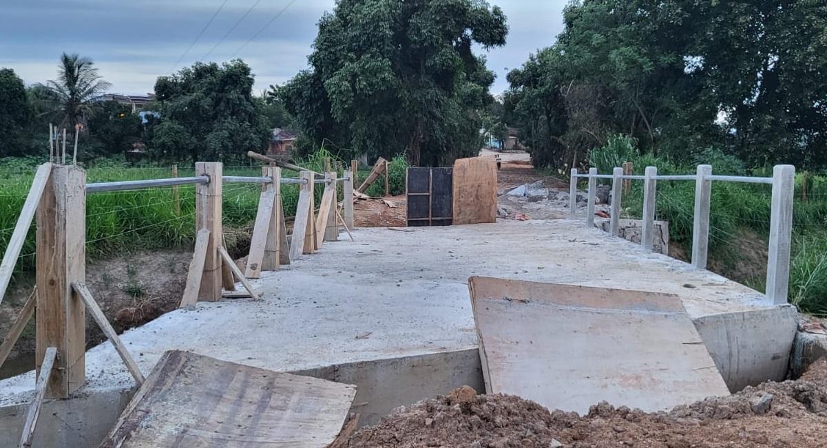 Chuvas atrasam construção do asfalto do trevo de Itanhém à saída para Batinga