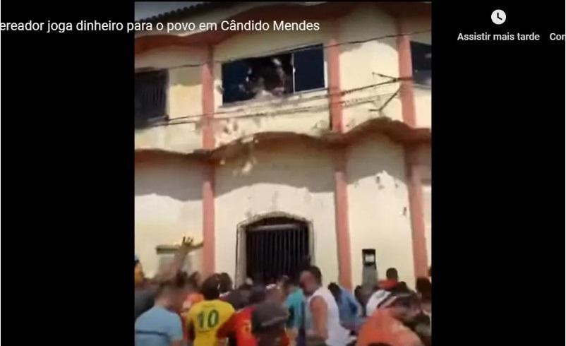 VÍDEO: Vereador joga R$ 250 mil pela janela da câmara e diz ser suborno do prefeito