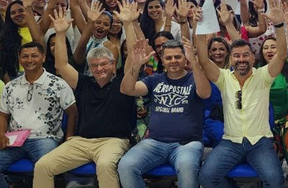A política está longe de ser 