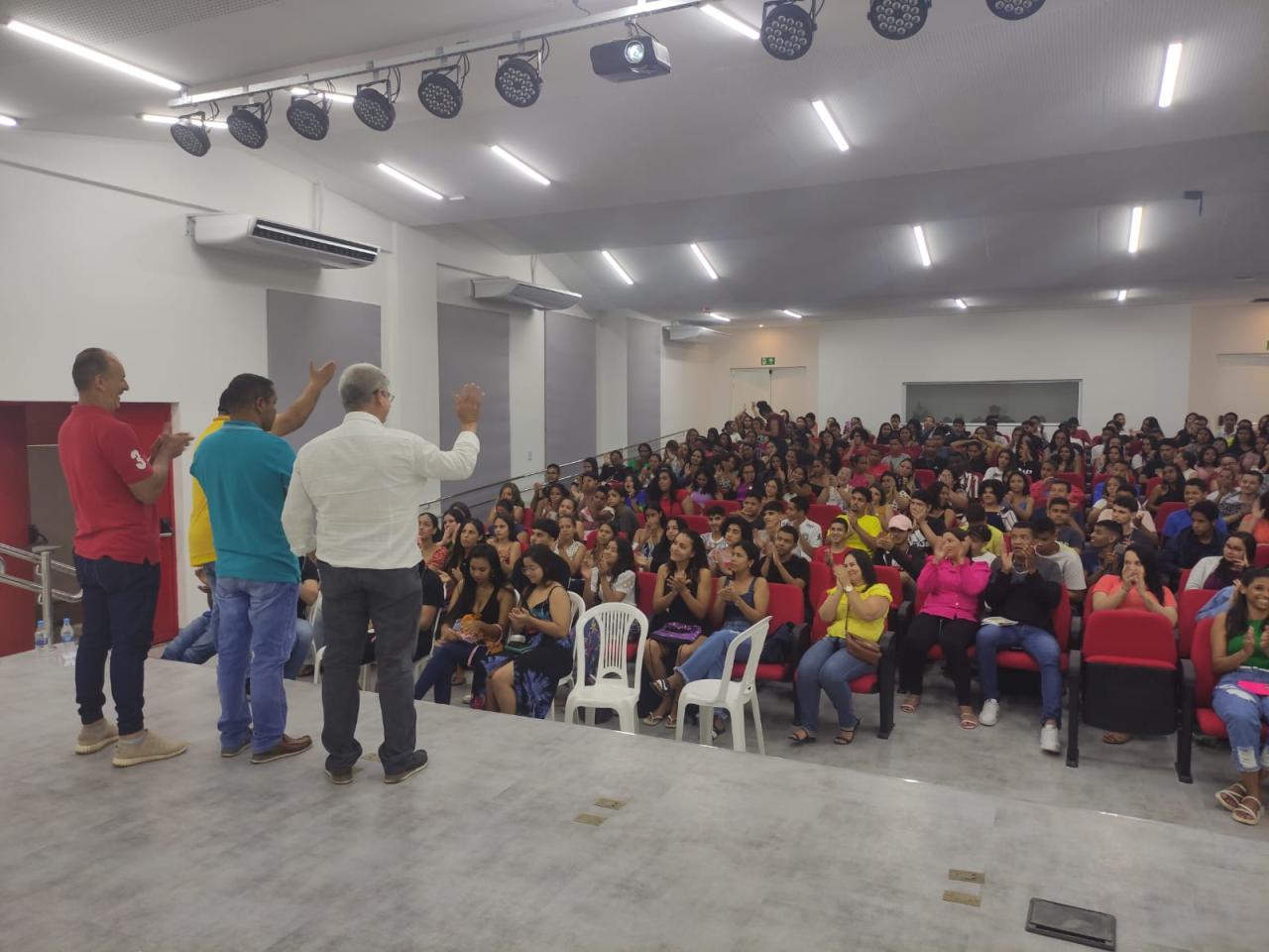 Em parceria com a Prefeitura, INFOP realiza cursos de formação profissional gratuitos, em Itanhém
