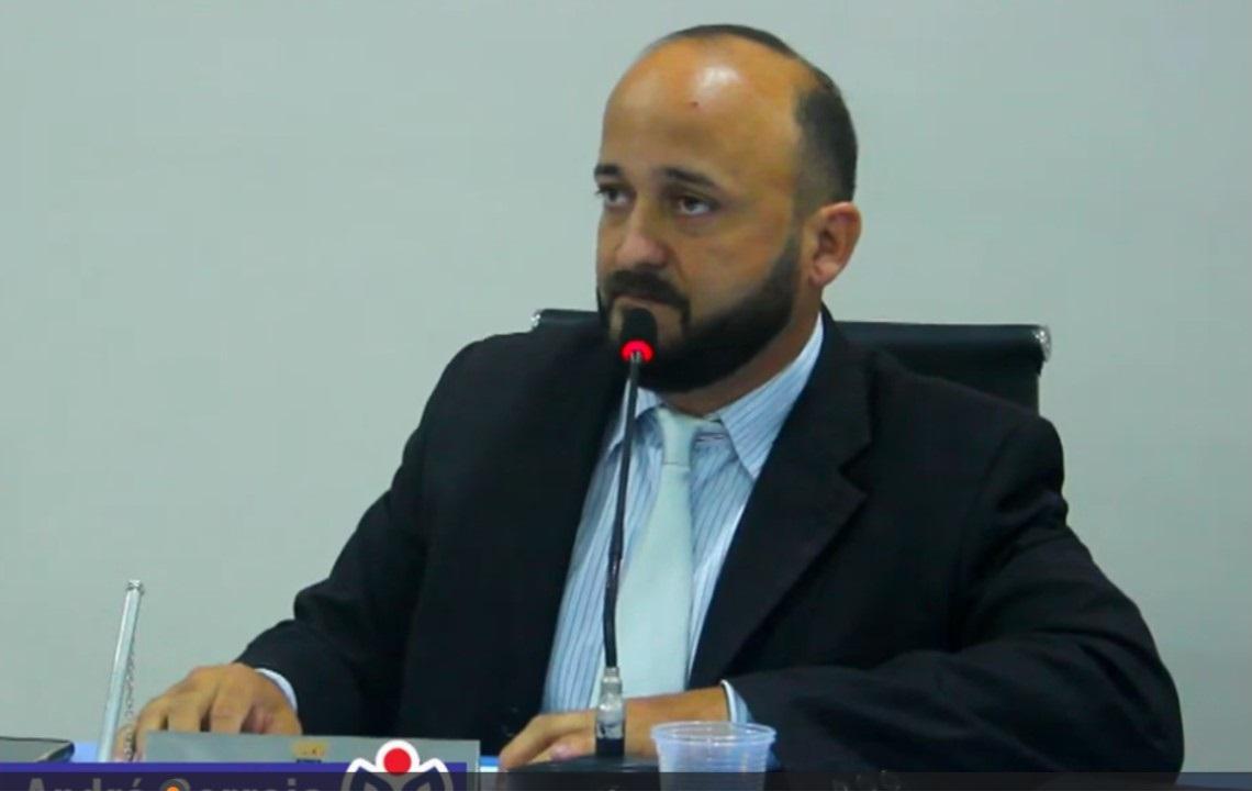 A tentativa de persuasão não contribui para um ambiente democrático e respeitoso na Câmara de Vereadores