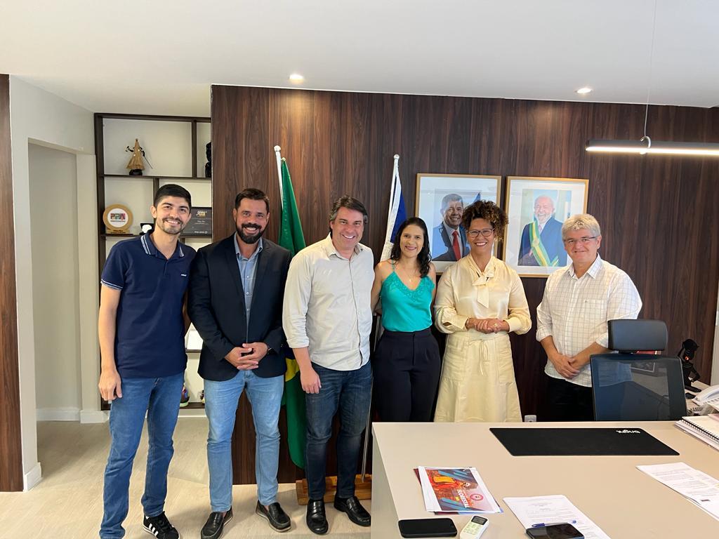 Prefeito de Itanhém segue em busca de recursos em Salvador e conquistas estão transformando a infraestrutura do município