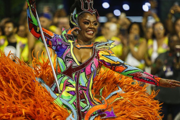 Veja imagens do segundo dia de desfile do carnaval de São Paulo