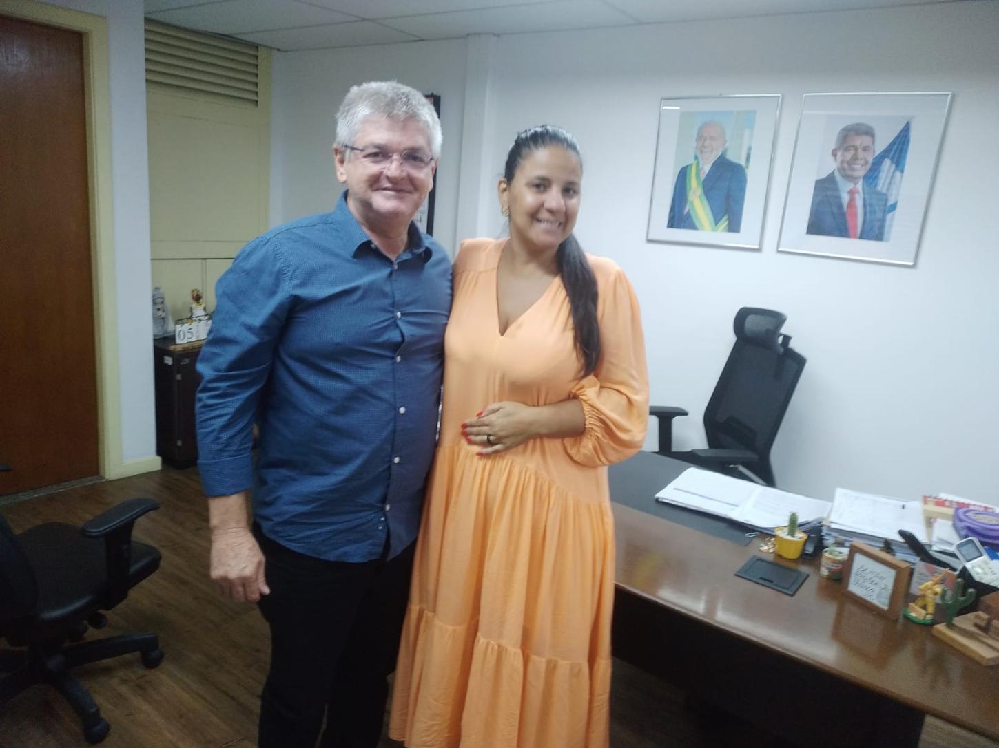 Prefeito de Itanhém garante investimentos na educação do município em reunião com secretária de Educação da Bahia