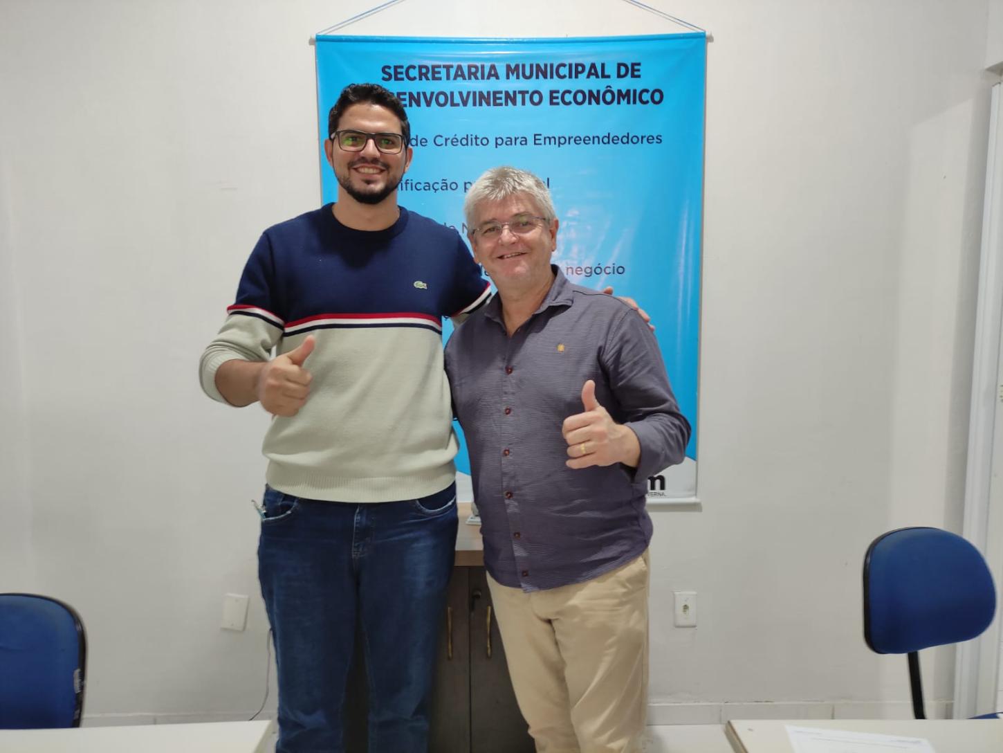 Prefeito Mildson nomeia Moab Acácio como novo Secretário de Desenvolvimento Econômico de Itanhém