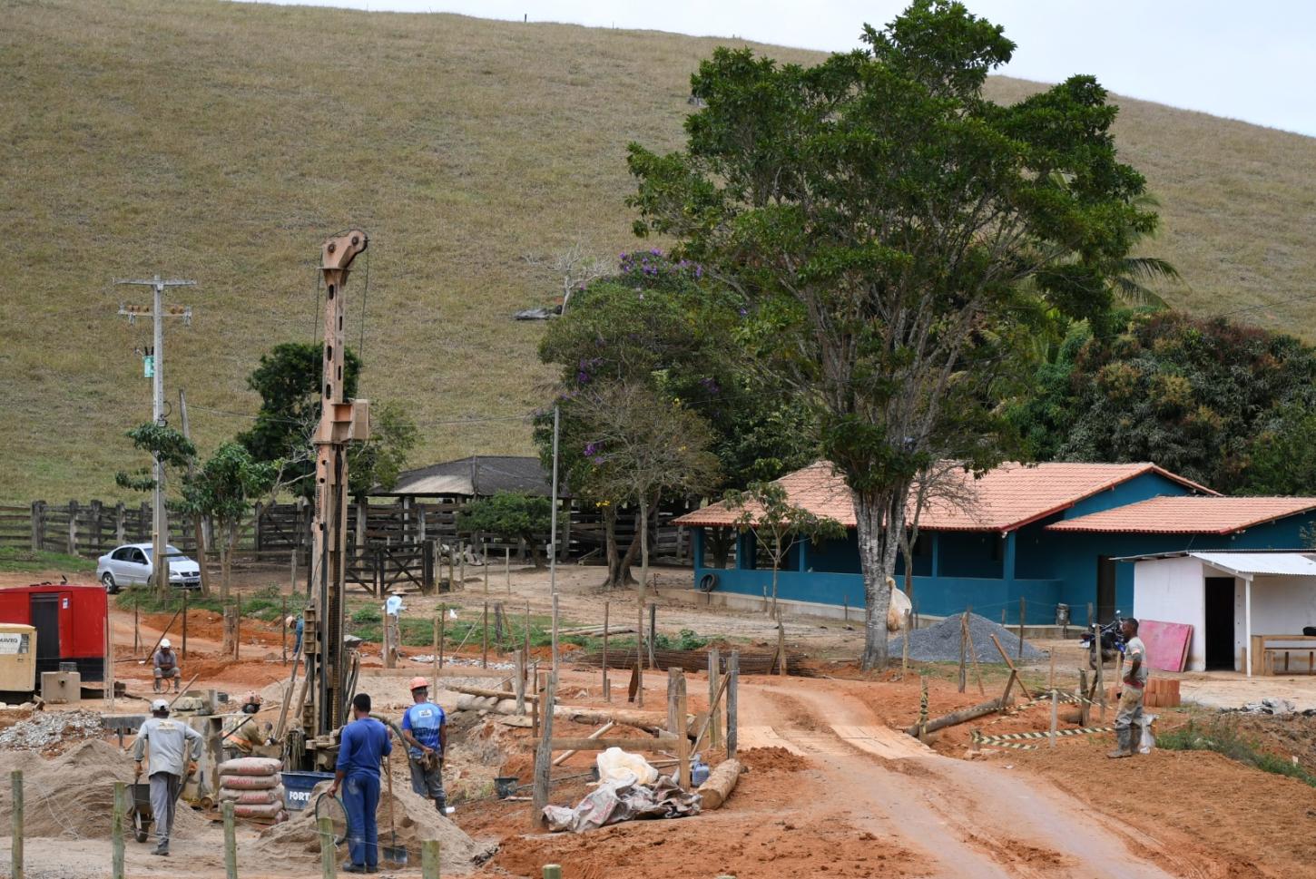 Construção de nova ponte na estrada Itanhém/Vila São José segue a todo vapor