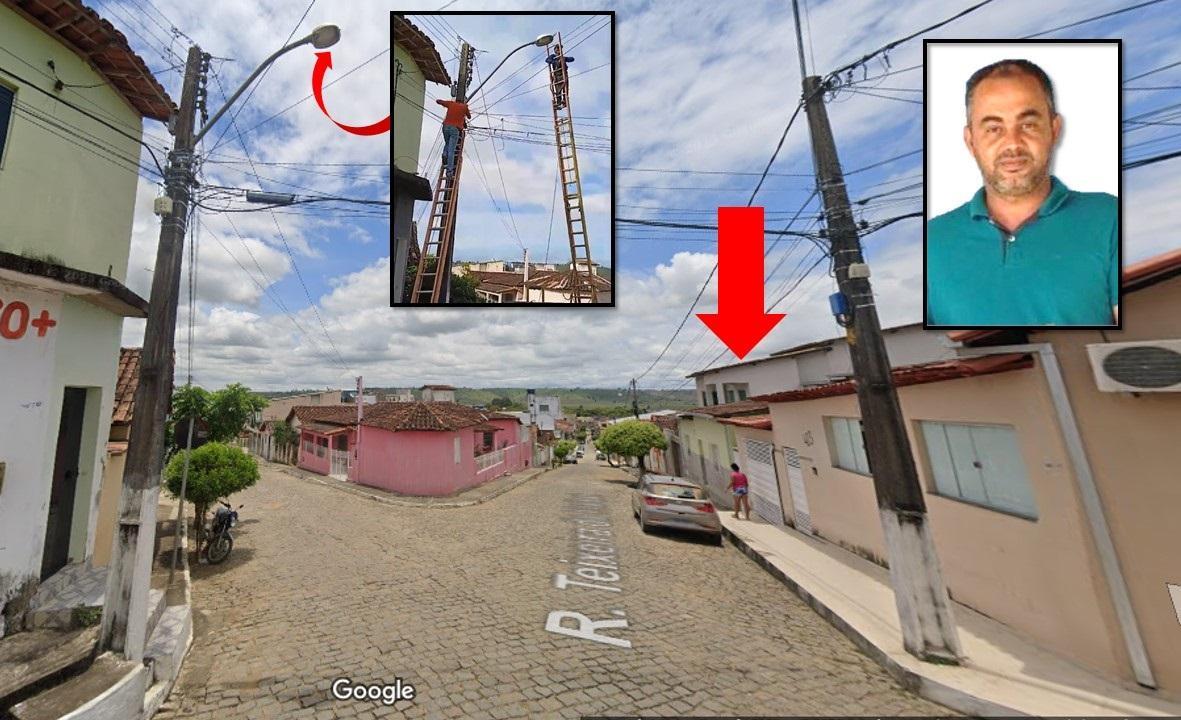 Vereador Jurandy grava vídeo na troca de lâmpada perto da casa do prefeito; outros ruas estão às escuras