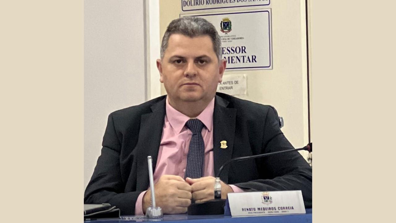 Câmara de Itanhém aprova projeto de lei de Renato Correia que proíbe uso de cores partidárias em prédios públicos