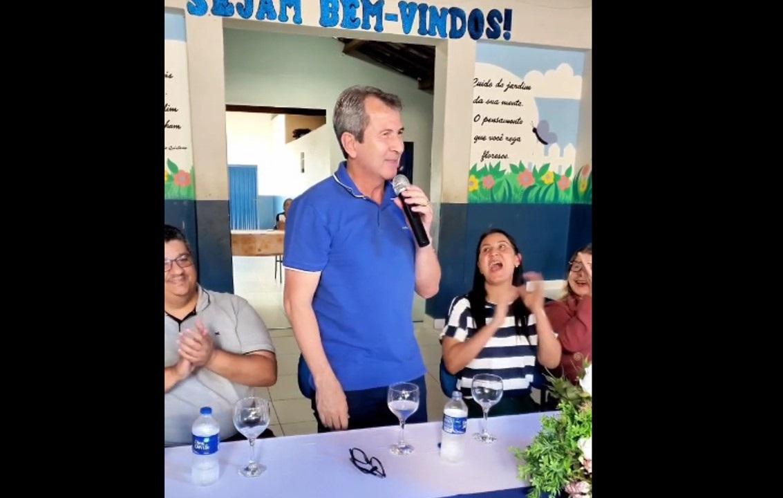 Bentivi humilha e desvaloriza professores ao transformar pagamento de salários atrasados em “presente” de aniversário de 67 anos de Itanhém