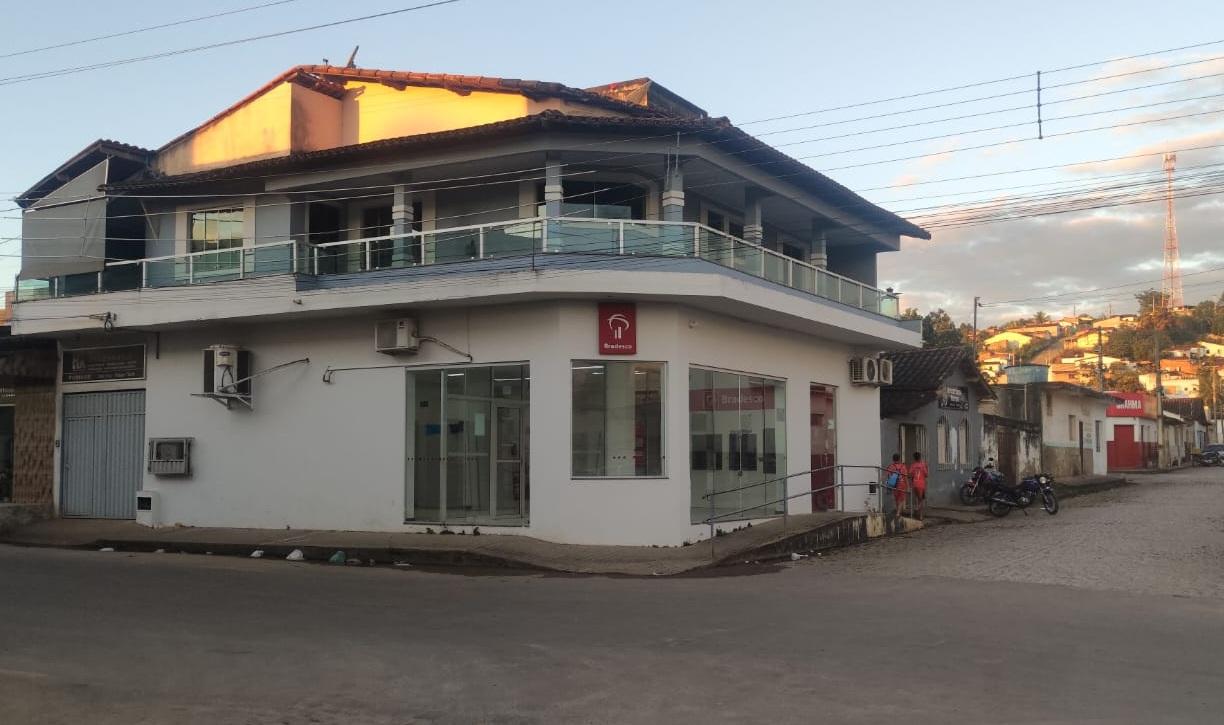 Entenda porque o fechamento do Bradesco é, indiscutivelmente, mais um reflexo da decadência econômica de Itanhém