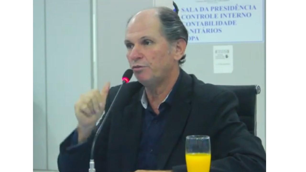 Vereador critica caos nas estradas e diz que gestão merece “óleo de pau pra passar na cara do prefeito” Bentivi