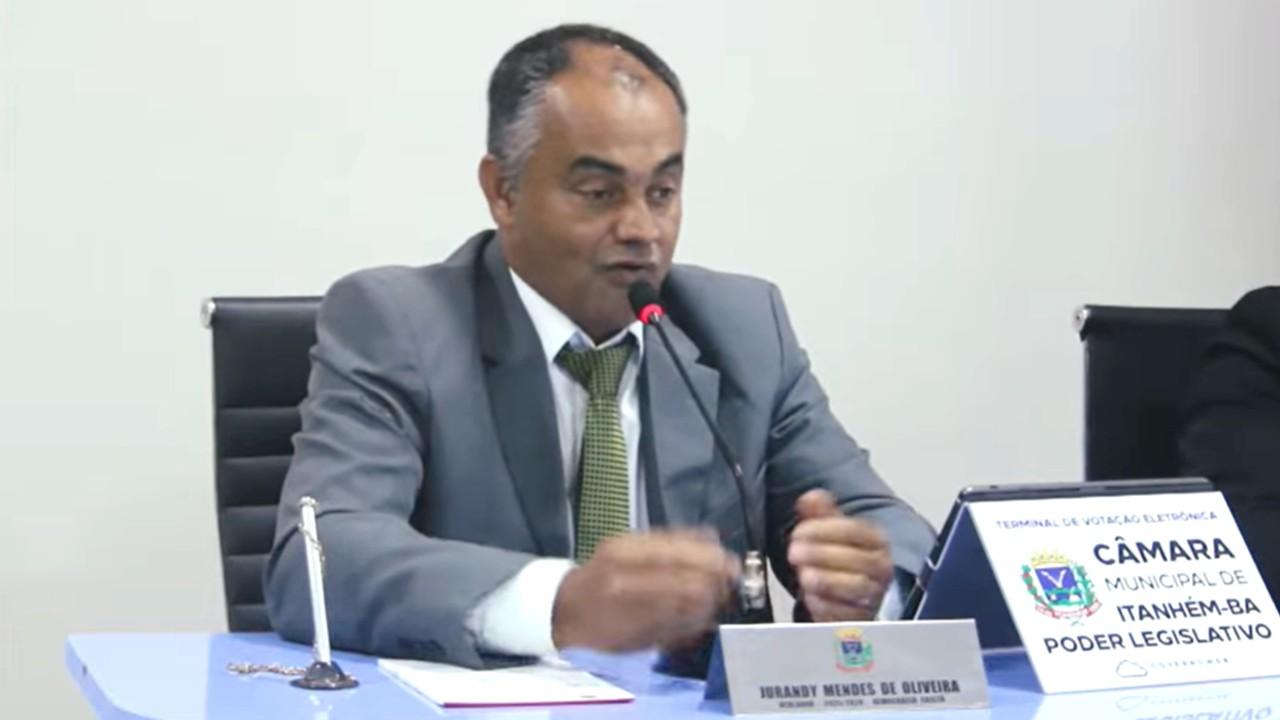Vereador critica prefeito, de quem é aliado, em discurso na Câmara; “A cidade está passando por descontos de salário de funcionário”