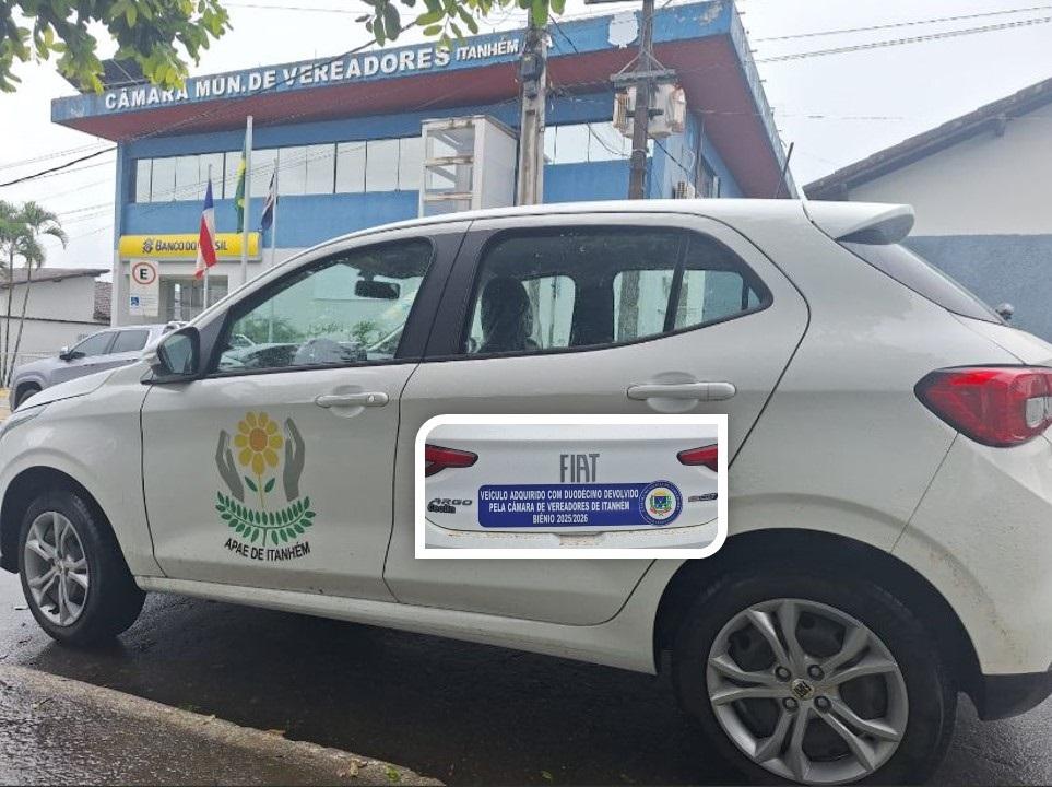 Carro da APAE foi uma doação da Câmara Municipal.