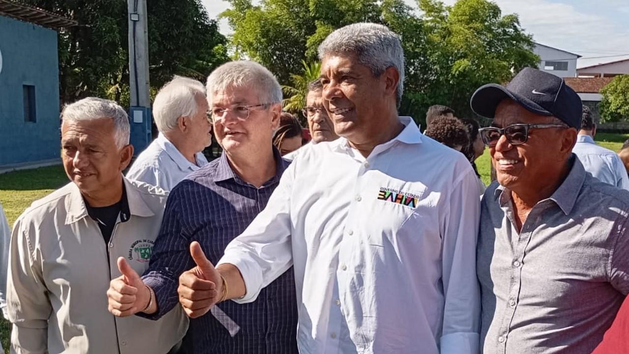 Governador visita Itanhém e confirma o restante do asfalto da BA-290 prometida a Mildson Medeiros em 2023
