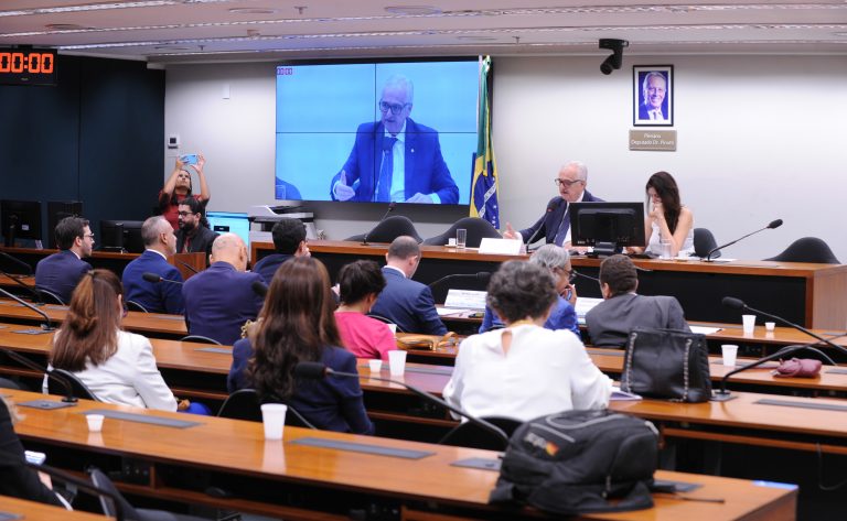 Aumento de imposto sobre produtos médicos prejudica hospitais e pacientes, dizem especialistas