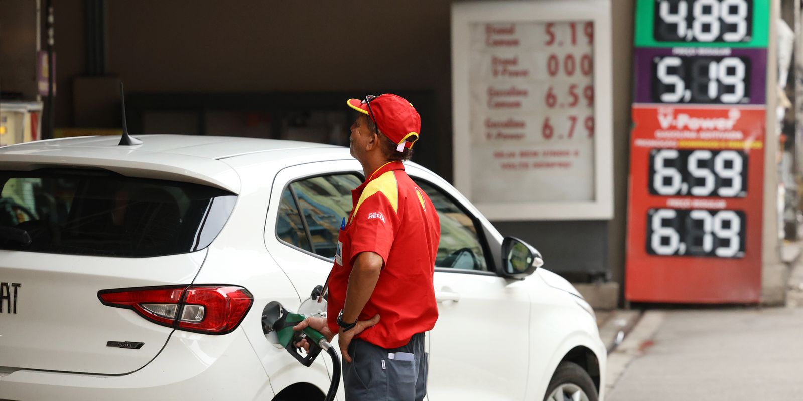 Governo quer converter receitas extras com petróleo em desonerações