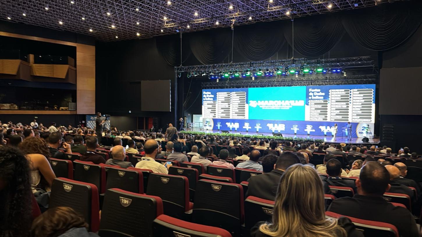 Paulinho Correia, Renato Correia, Jurandir e Nem Mendes representam Itanhém na 25ª Marcha dos Gestores e Legislativos Municipais, em Brasília.