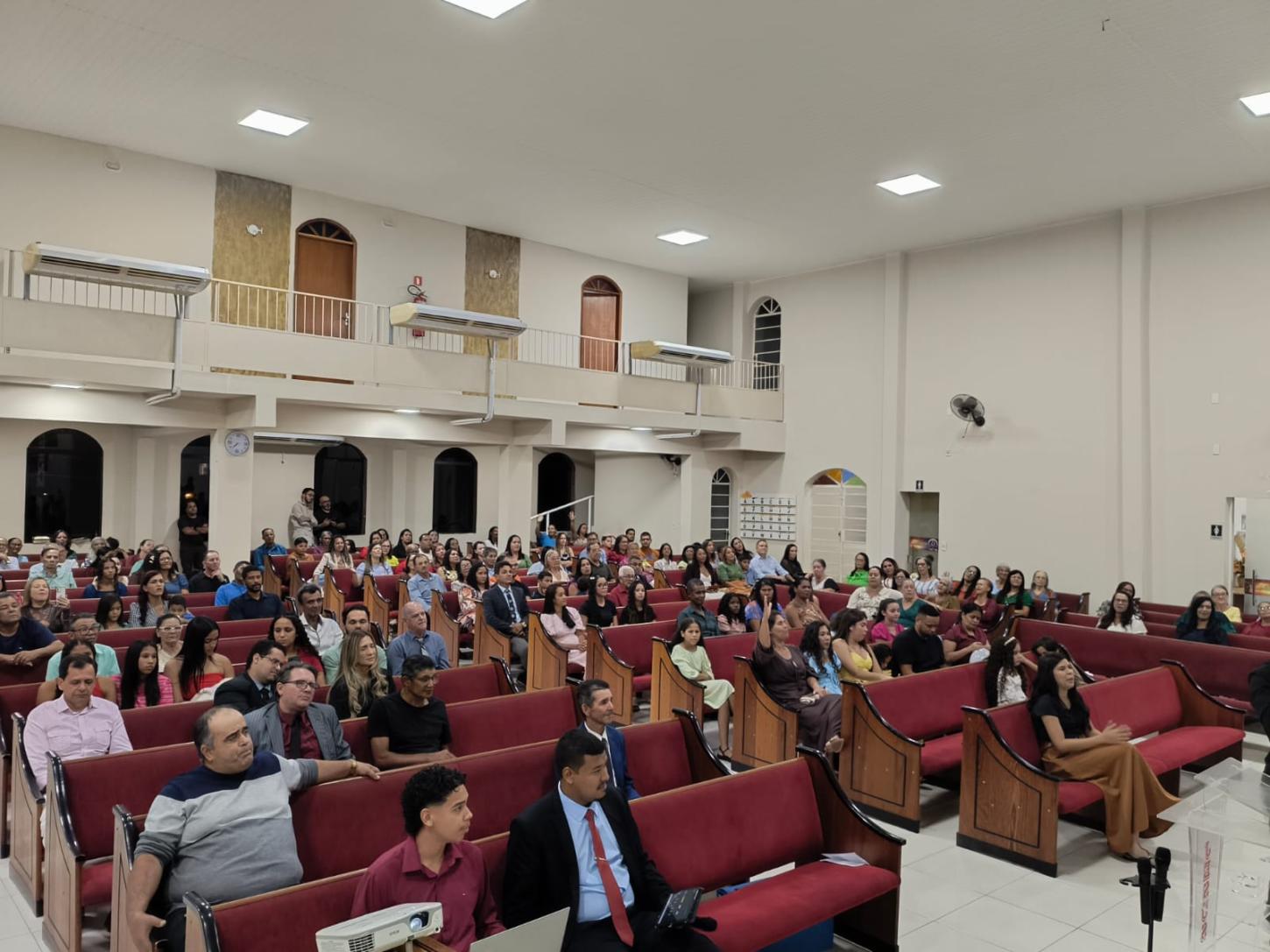 Igreja Assembleia de Deus em culto especial.