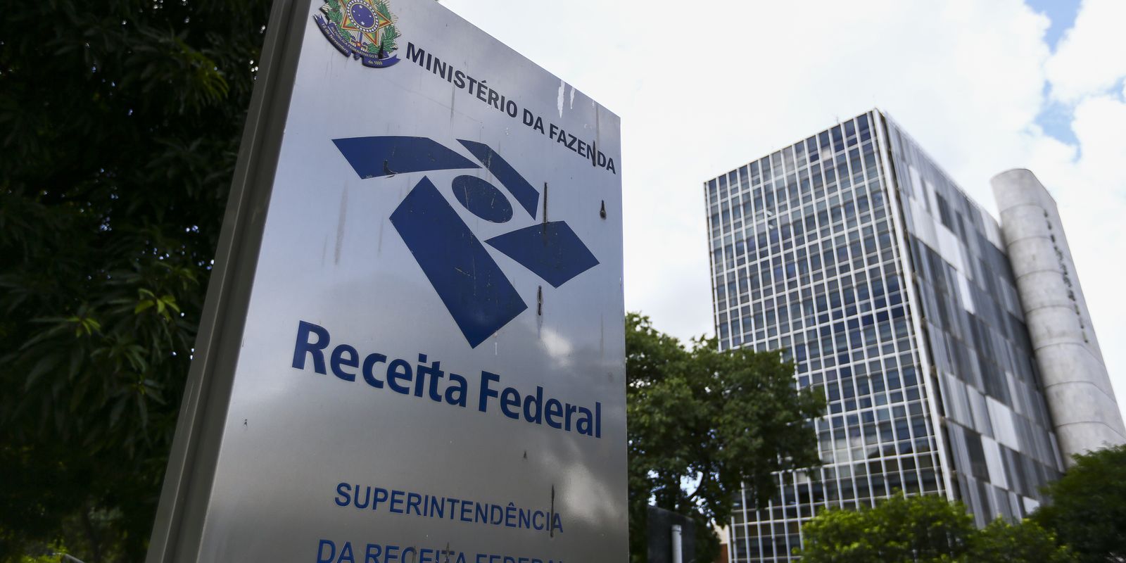 Receita arrecada R$ 3,1 bilhões com IR sobre dividendos
