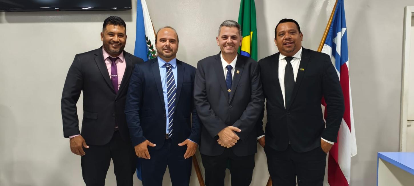 Renato Correia e os demais vereadores da nova diretoria da Câmara.