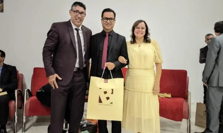 Assembleia de Deus Missão realiza culto especial em homenagem aos 48 anos do pastor Jean Carlos em Itanhém