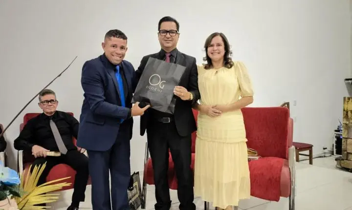 Assembleia de Deus Missão realiza culto especial em homenagem aos 48 anos do pastor Jean Carlos em Itanhém