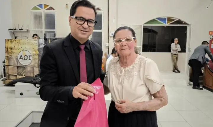 Assembleia de Deus Missão realiza culto especial em homenagem aos 48 anos do pastor Jean Carlos em Itanhém