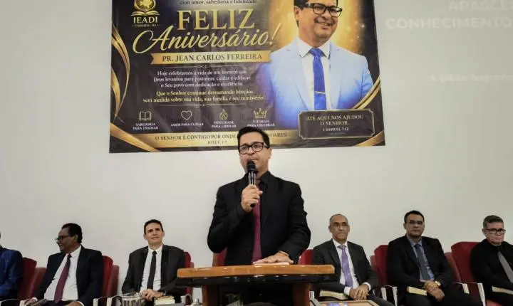 Assembleia de Deus Missão realiza culto especial em homenagem aos 48 anos do pastor Jean Carlos em Itanhém