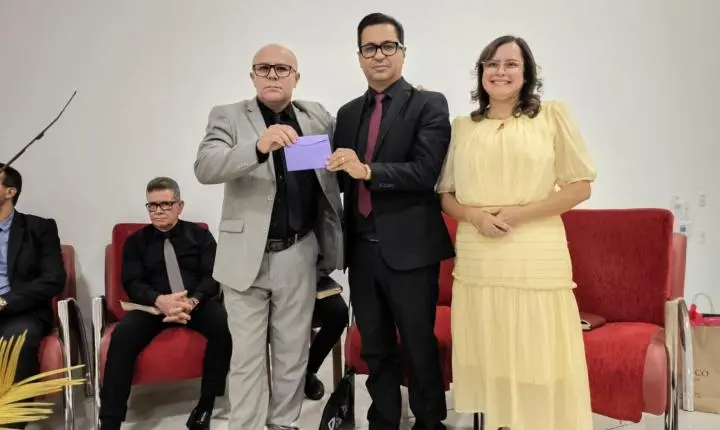 Assembleia de Deus Missão realiza culto especial em homenagem aos 48 anos do pastor Jean Carlos em Itanhém