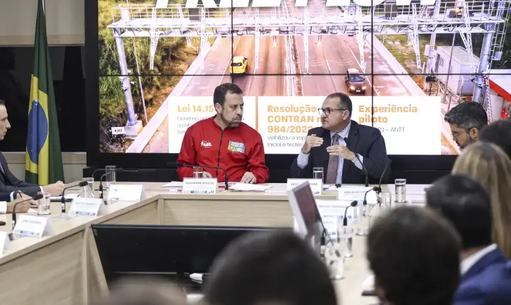 Governo suspende 3,5 milhões de multas por não pagar pedágio