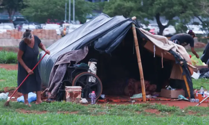 IBGE anuncia primeiro censo da população em situação de rua para 2028
