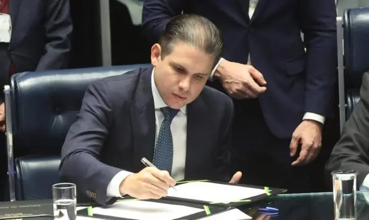 Motta determina adoção imediata da nova escala de trabalho na Câmara dos Deputados