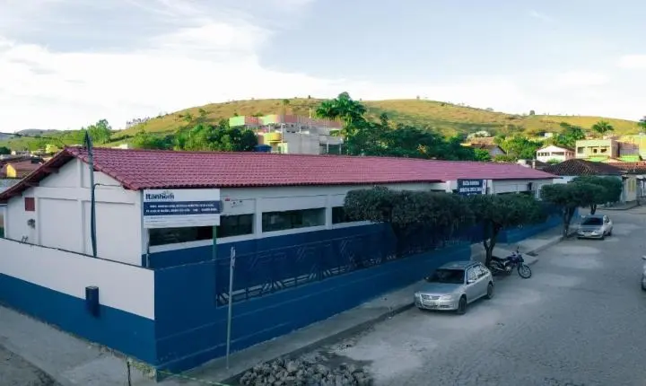 Professores podem paralisar atividades em Itanhém após ultimato da APLB ao prefeito Bentivi