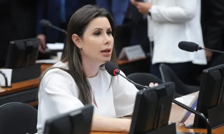 Projeto permite a dedução de gastos com vacinas obrigatórias no Imposto de Renda