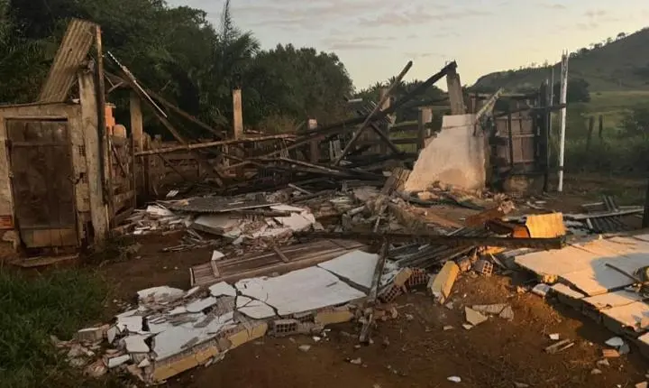 Proprietário de fazenda derruba matadouro em Ibirajá e cita irregularidades ambientais